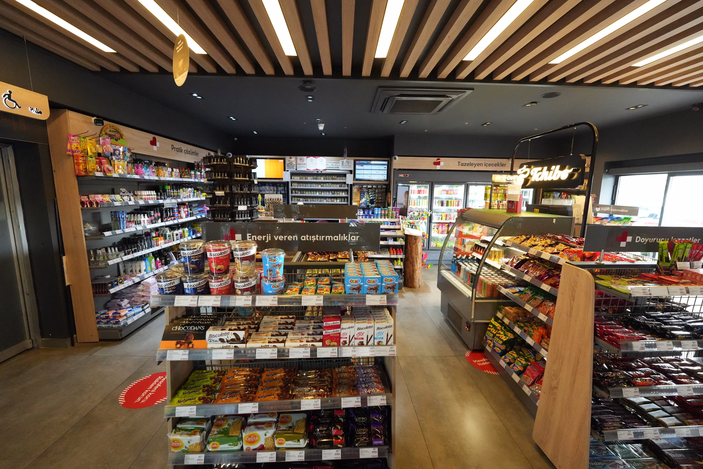 Günlükbaşı istasyonu market ve dinlenme alanı iç görünümü (6/20)