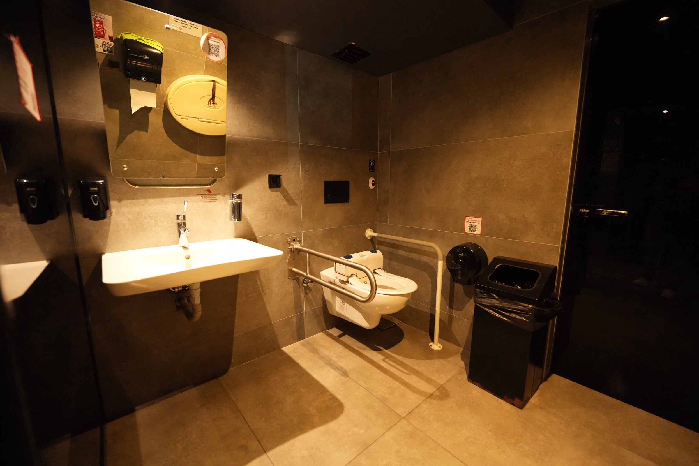 Günlükbaşı istasyonu lavabo ve tuvalet alanı (7/12)
