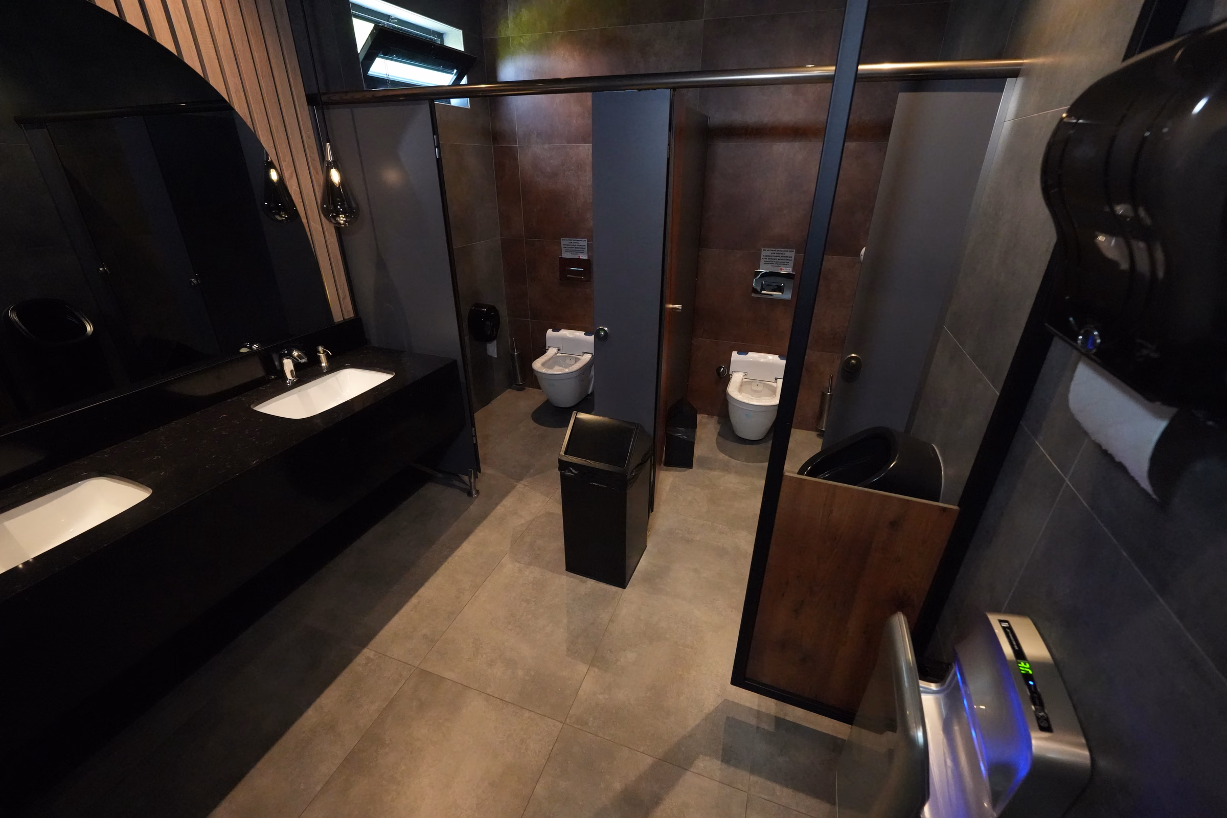 Kadıköy istasyonu lavabo ve tuvalet alanı (3/3)