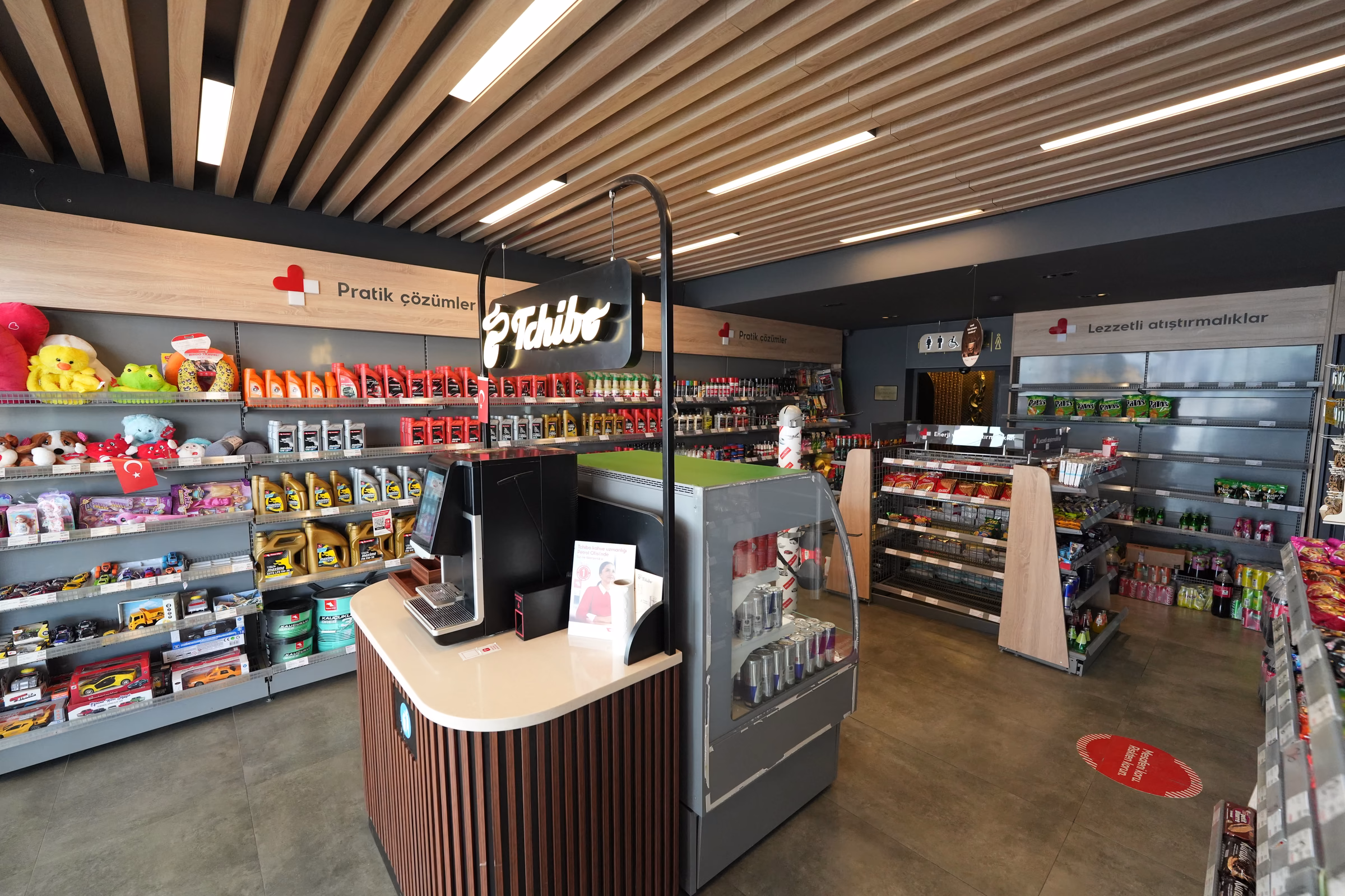Karaçulha istasyonu market ve dinlenme alanı iç görünümü (6/6)