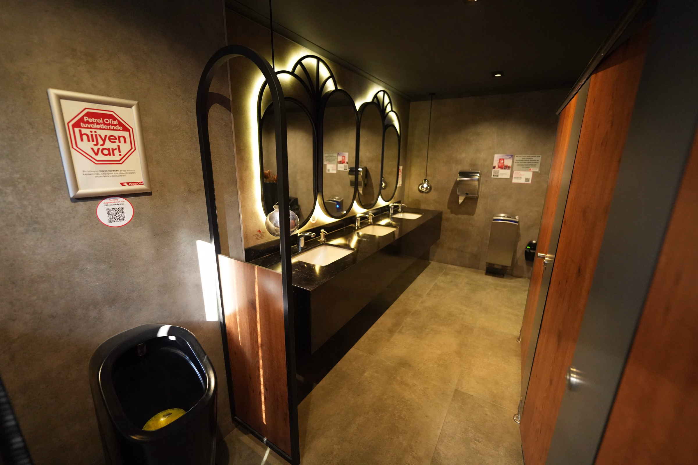 Karaçulha istasyonu lavabo ve tuvalet alanı (3/7)