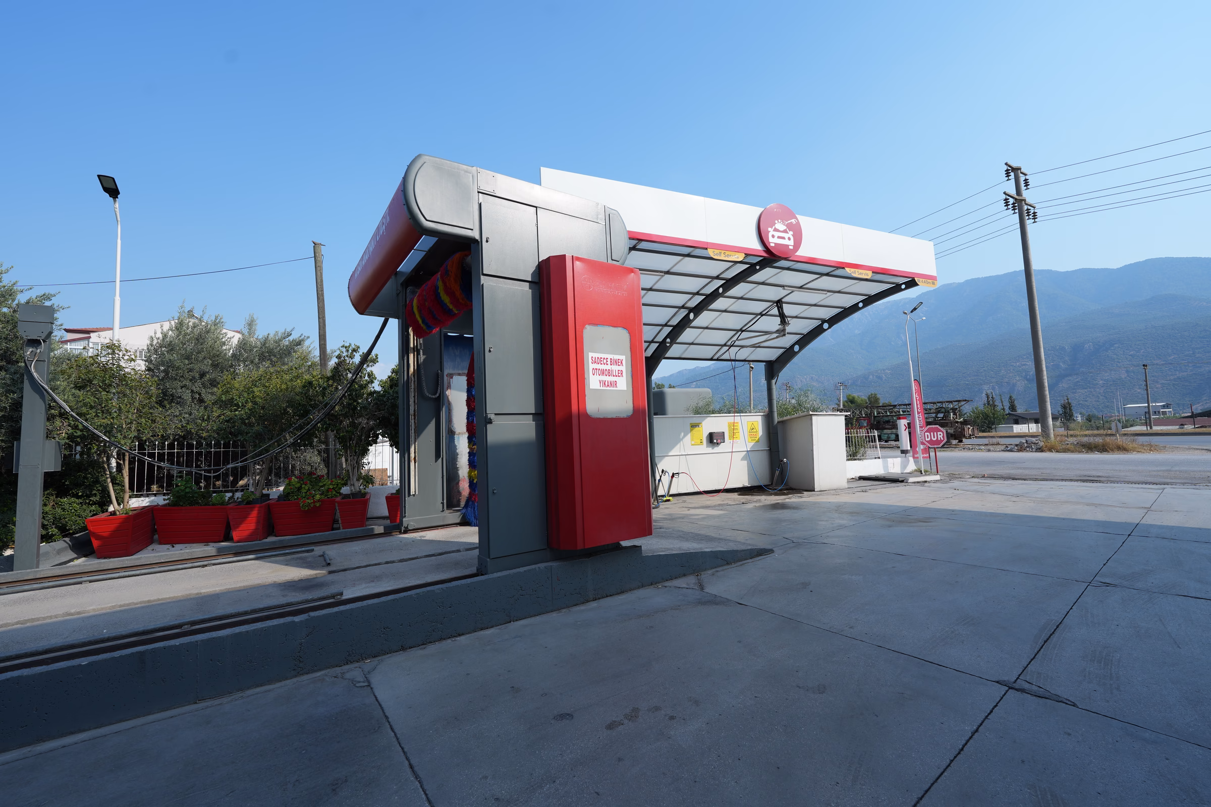 Karaçulha istasyonundaki oto yıkama alanı (2/4)