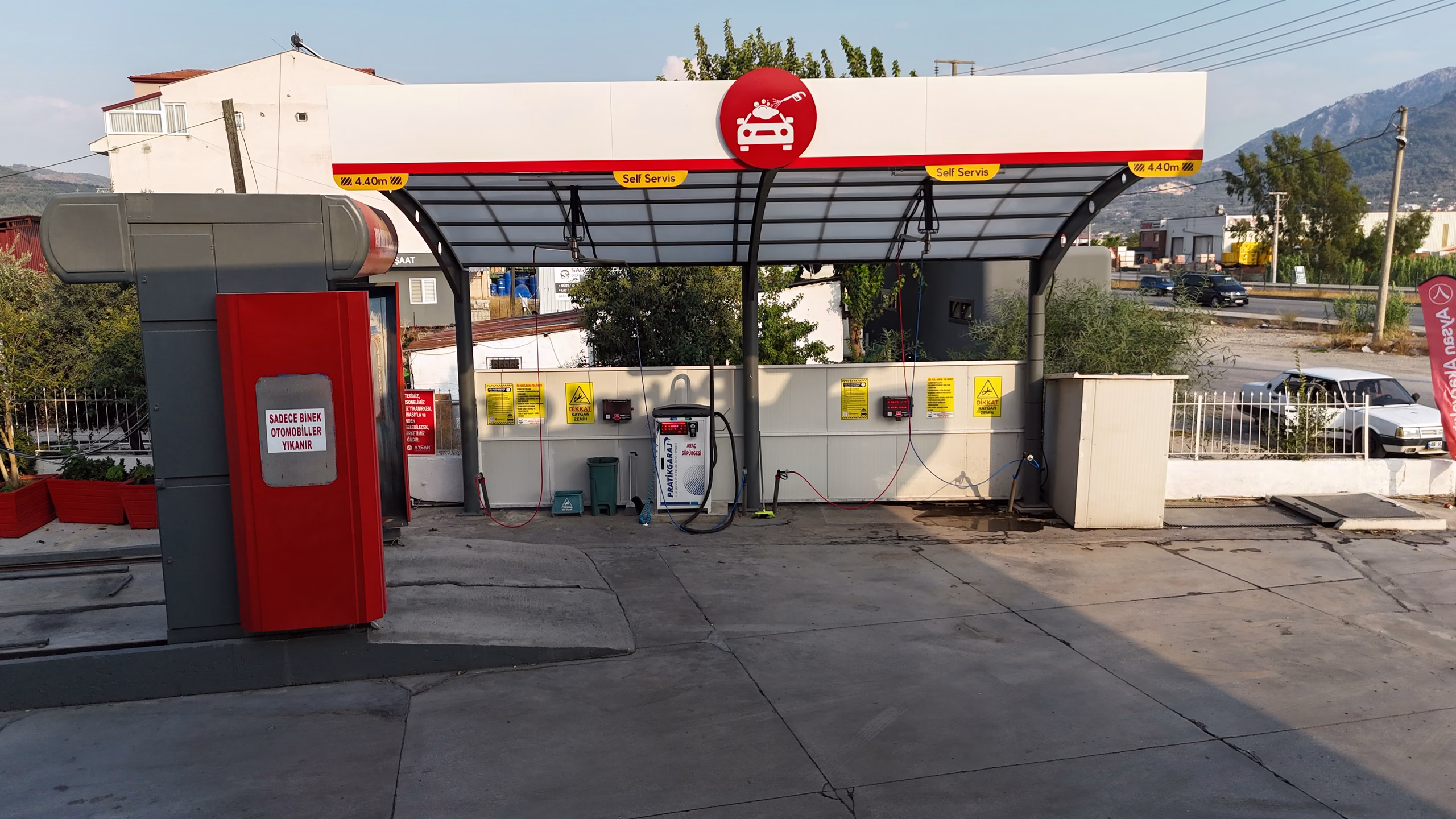 Karaçulha istasyonundaki oto yıkama alanı (4/4)