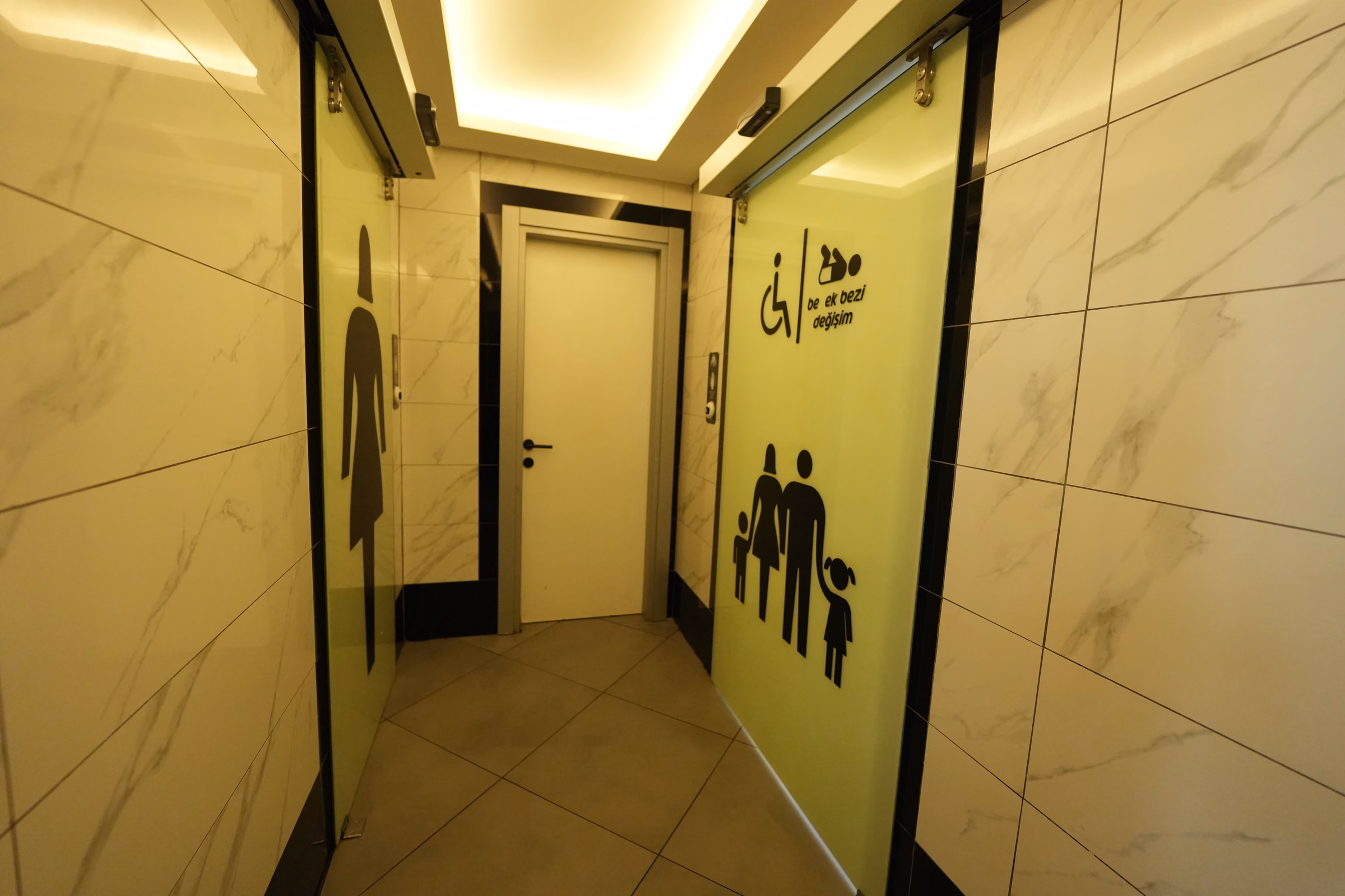 Seydikemer Opet istasyonu lavabo ve tuvalet alanı (7/7)