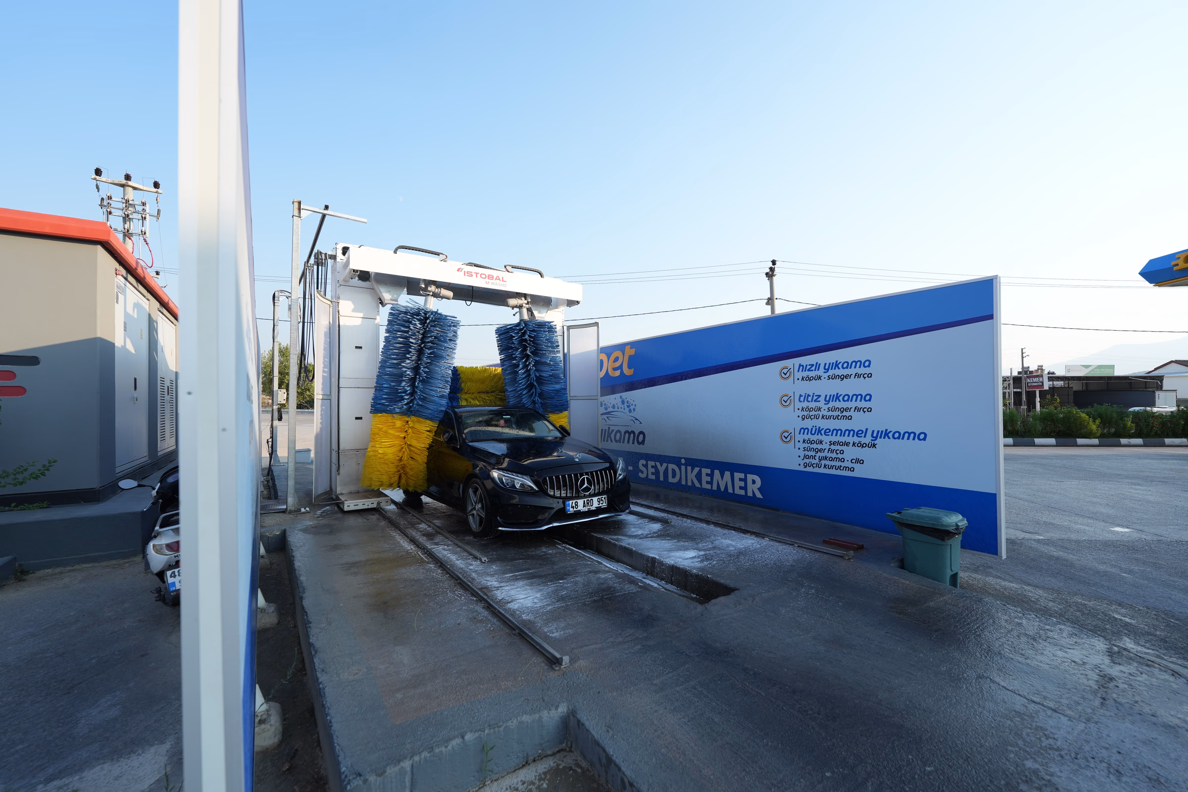 Seydikemer Opet istasyonundaki oto yıkama alanı (3/3)