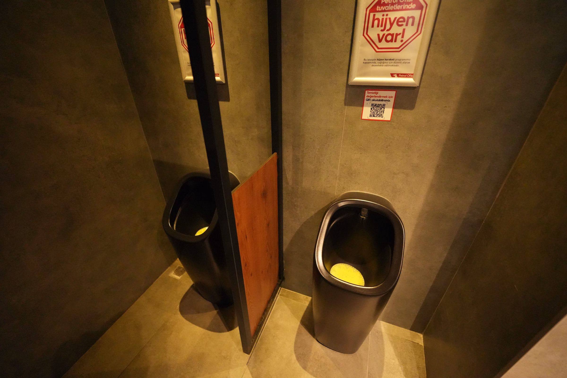 Yeşilköy istasyonu lavabo ve tuvalet alanı (4/5)